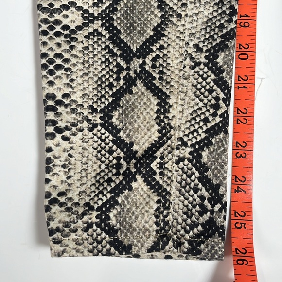 Zara Denim Collection Snakeskin Print Straight-Leg Mid-Rise Jeans 6 - Picture 9 of 10